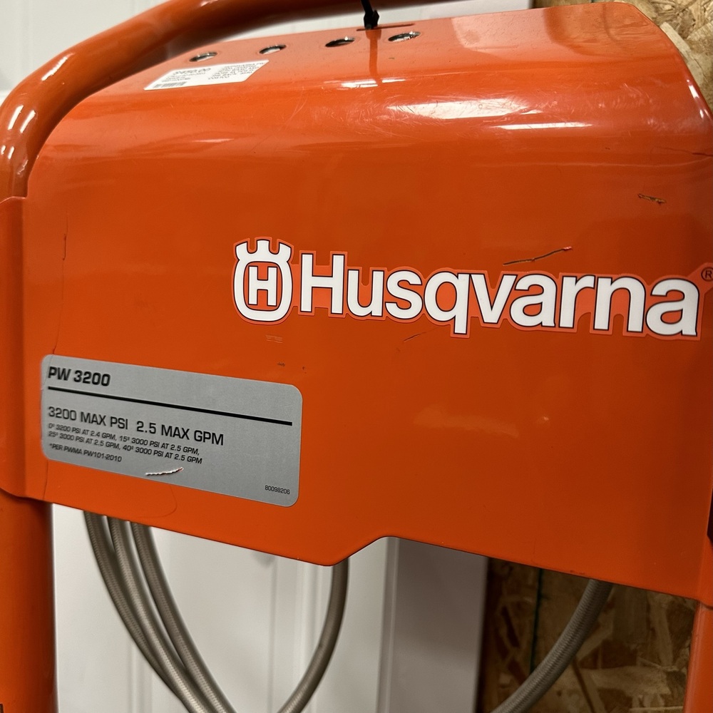 Husqvarna 3200 PSI 2.5 GPM Gas Pressure washer