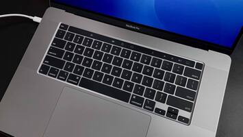 Apple 2019 Macbook Pro 16 Laptop w/Touchbar