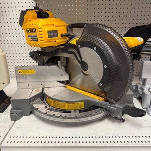 Dewalt -120V MAX* 12" Double Bevel Compound Miter Saw (Tool Only) Flexible Power